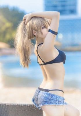 欧美丰乳巨臀av女星_HD免费全集观看